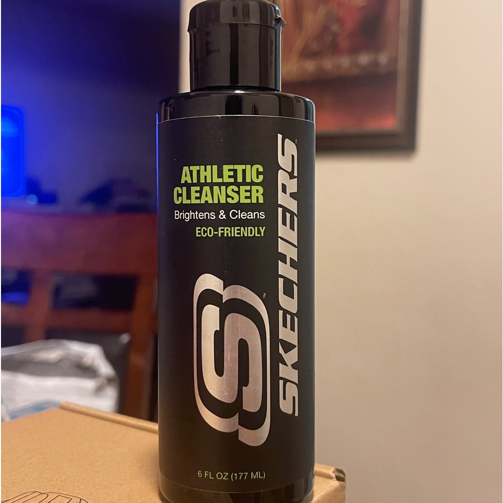 Athletic Cleanser Skechers